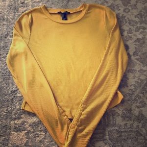 Cotton knit long sleeve top in yellow